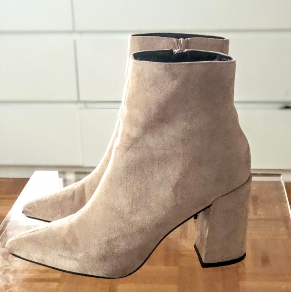 SUEDE BOOTS